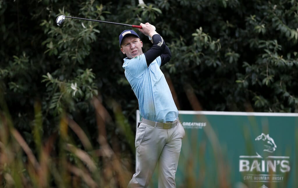 Moynihan into the red as three share lead ahead of Cape Town finale