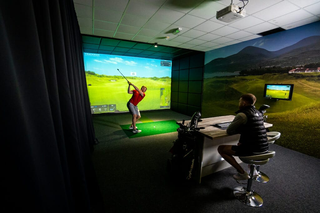Colin Glen introduces TrackMan technology to Belfast driving range