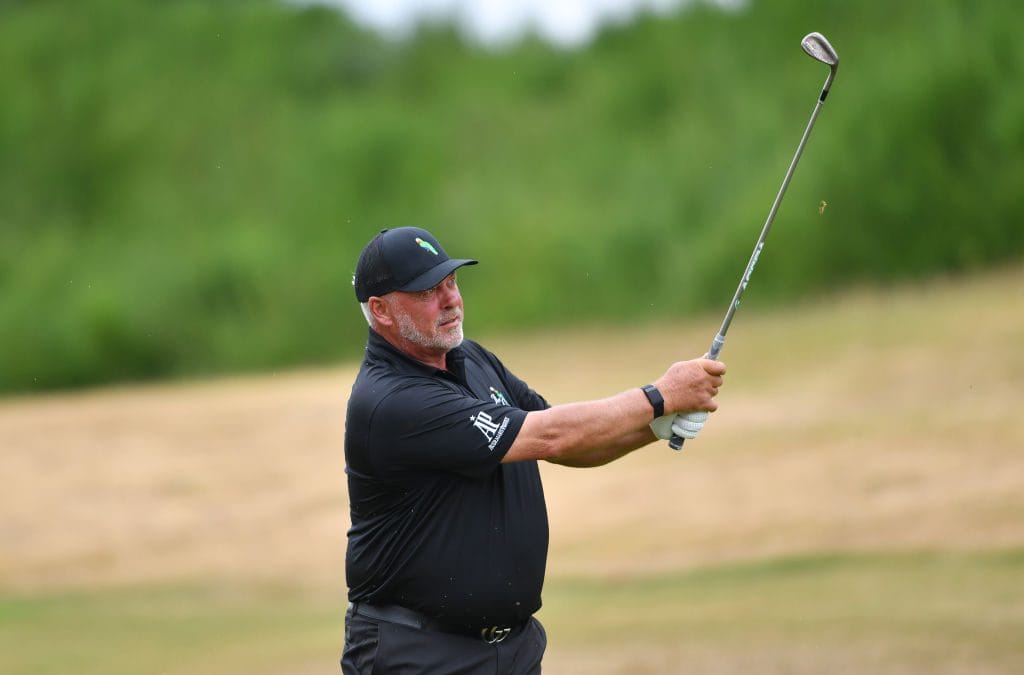 Clarke birdies the last to be just one off the Senior Open lead