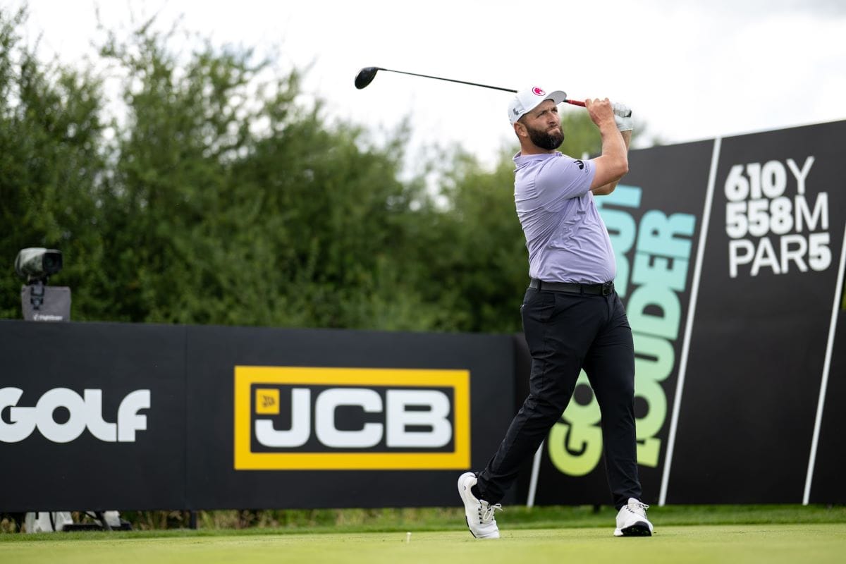 McDowell starts strong as Rahm leads by two at LIV Golf UK – Irish Golfer Magazine